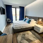 Continental Apartment *